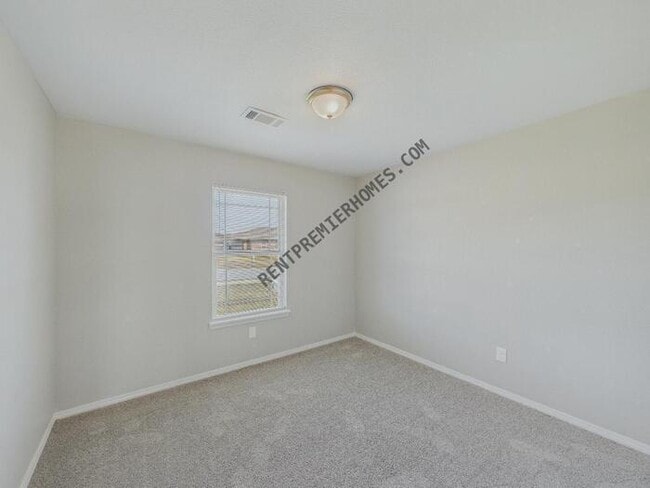 Building Photo - 23 Green Apple Dr