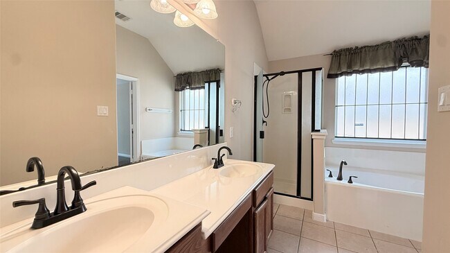 Building Photo - 5623 Maverick Bend Lane