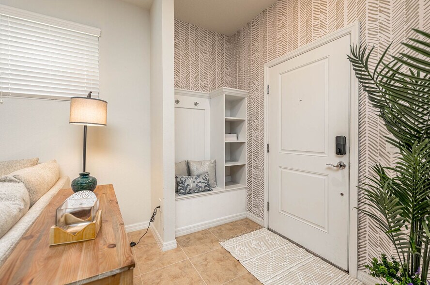 Building Photo - 5409 Misty Oak Cir