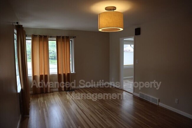 Building Photo - 2950 S Judith St