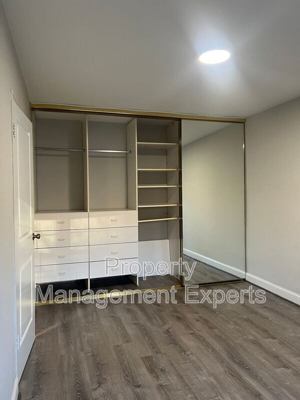 Building Photo - 1322 Fort Myer Dr