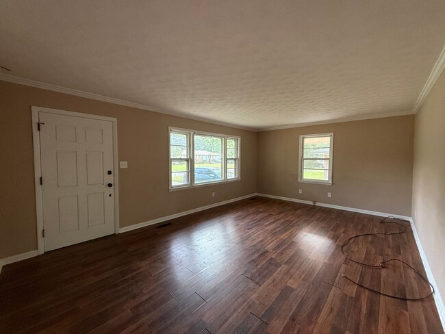 Building Photo - Welcome Home to Comfort and Charm in Decat...