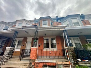 Building Photo - Newly Renovated 3-Bedroom Townhome! Available NOW!