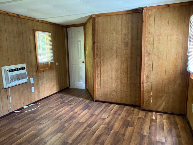 Building Photo - 474 Whitehall Rd