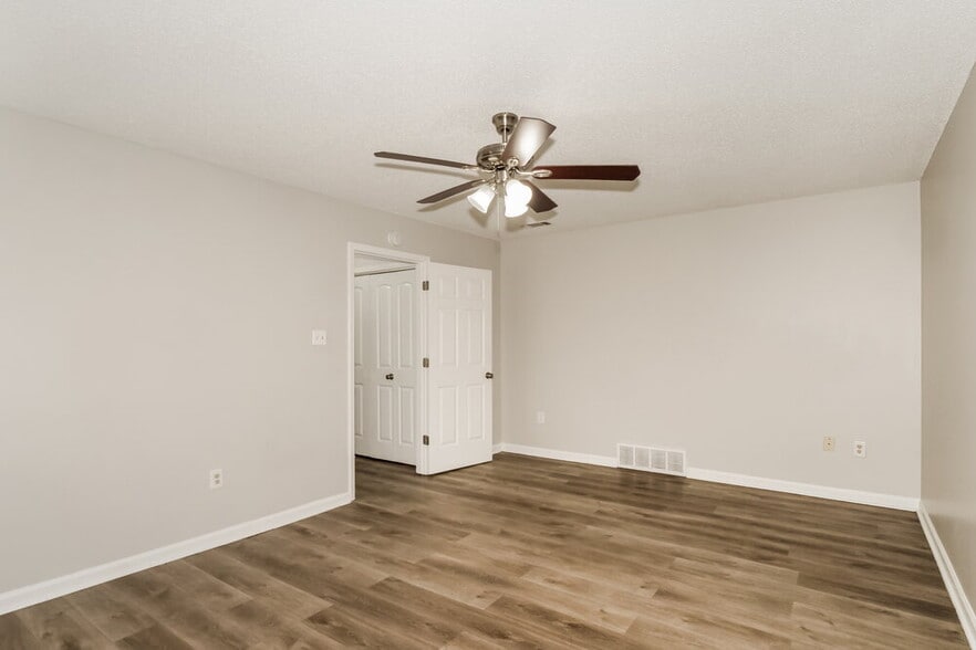 Building Photo - 7308 Schilling Cove E
