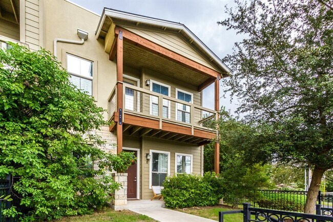 Building Photo - 2520 Bluebonnet Ln