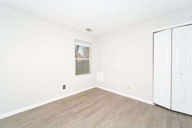 Building Photo - Updated Ranch with Deck in Pike Twp