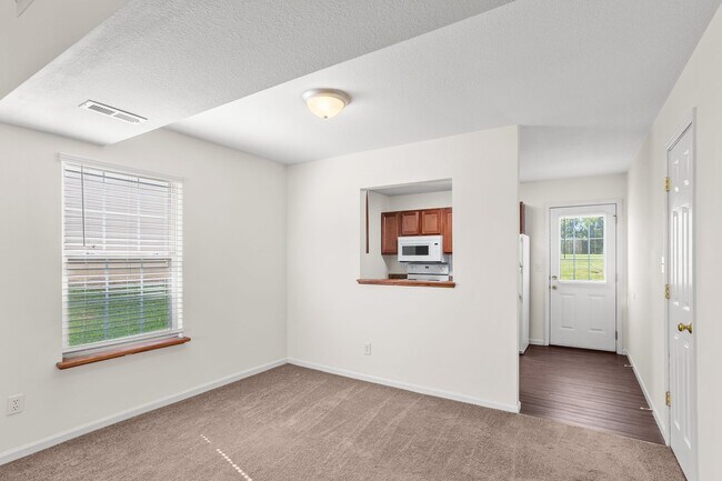 Building Photo - 2416-2418 Northampton Dr.