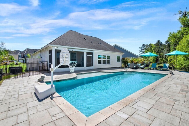 Building Photo - Savannah Quarters!