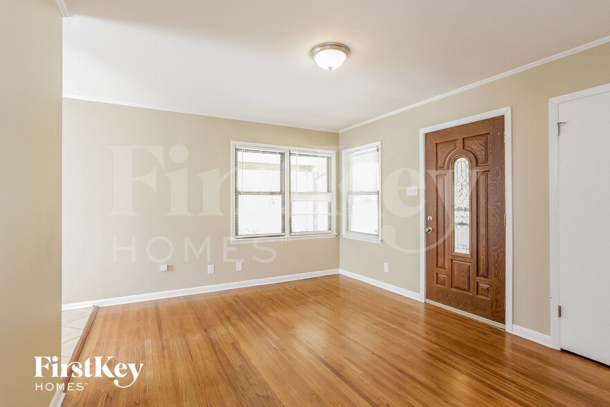 Building Photo - 5359 Blackwell St