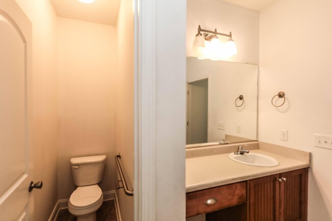 Building Photo - 334 High Meadows Pl