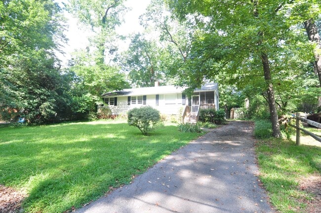 Building Photo - Home in Chapel Hill With Huge Yard!