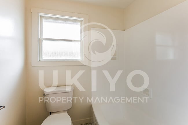 Building Photo - 891 57th St