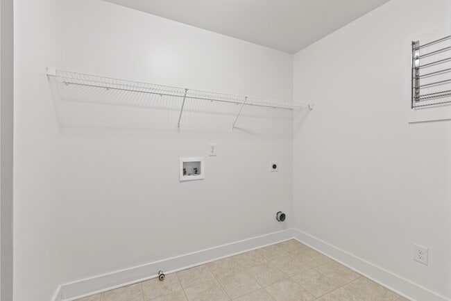 Building Photo - 1455 Reynolds Dr