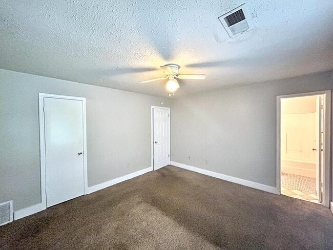 Building Photo - 3582 Kensett Dr