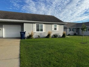 Building Photo - 2550 Greenwood Dr