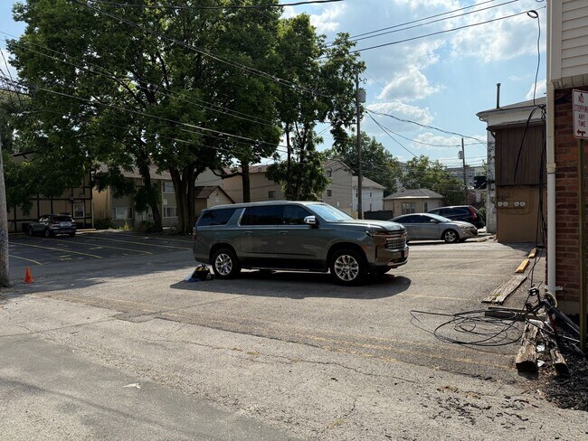 Building Photo - 105 W Northwood Ave