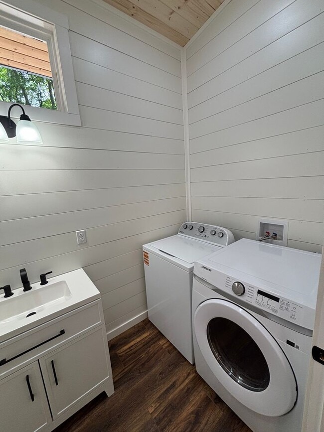Building Photo - Brand New Tiny Home in Central Rutledge - ...