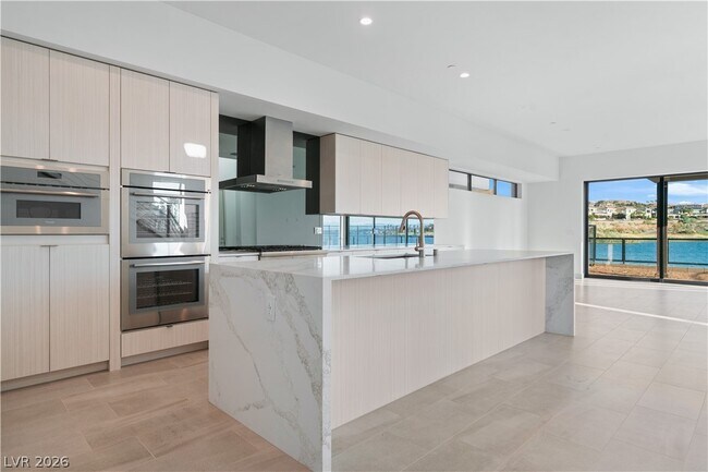 Building Photo - 66 Lakefront Dr