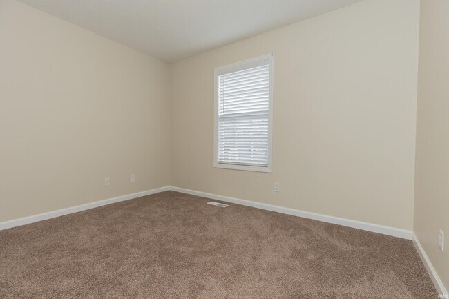 Building Photo - 7778 Sandalwood Dr