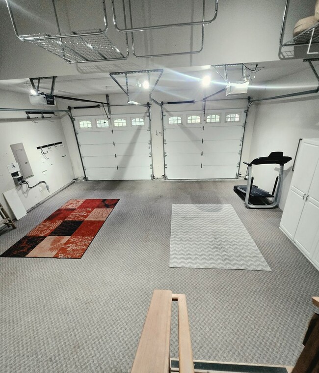 Building Photo - 81 Mt Constance Way