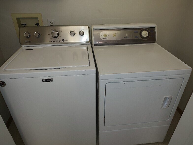 Building Photo - 422 Harrison Ave