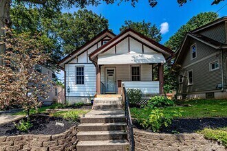 Building Photo - Single Family Home Mariemont