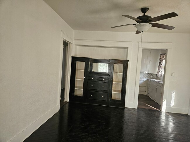 Building Photo - 1964 Gaston St