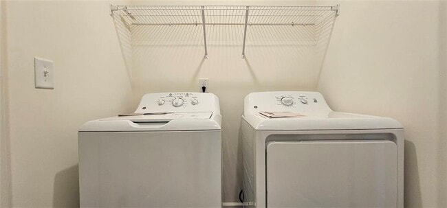 Building Photo - 323 Winton Wy