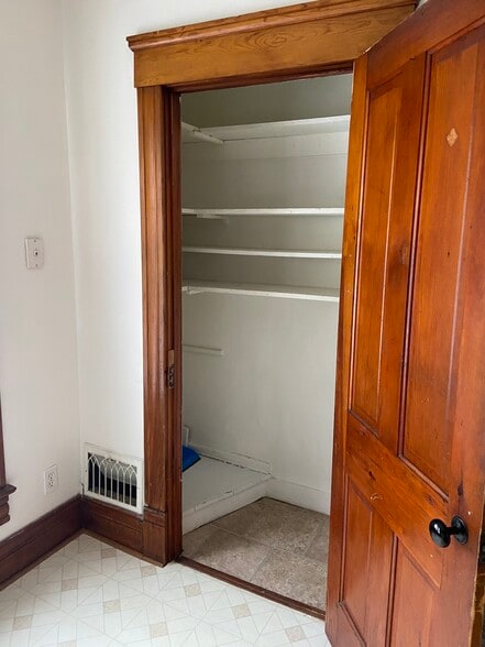 Pantry - 1003 N Division St