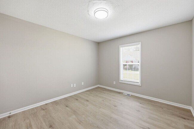 Building Photo - 4800 Hoyle Dr