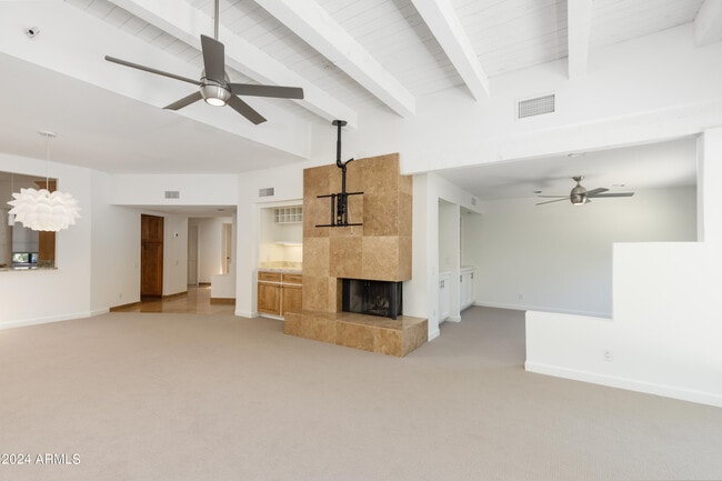 Primary Photo - 5101 N Casa Blanca Dr