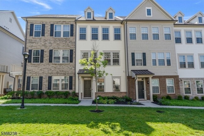 Building Photo - 17 Gala Ct