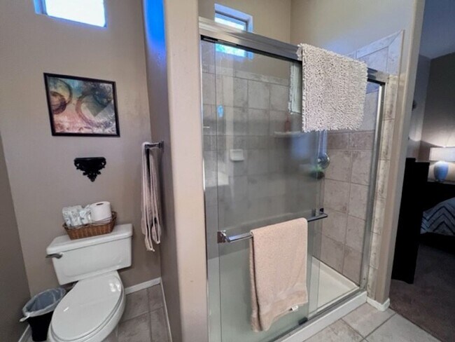 Building Photo - 2BR Vacation Home in Gated Community Bullhead Parkway with Utilities Avail 10/1