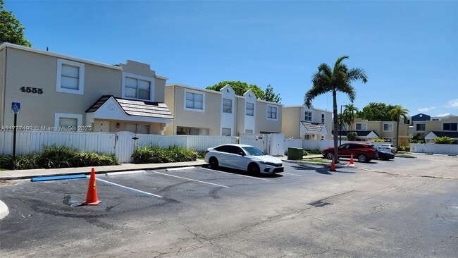 Building Photo - 4540 SW 68th Ct Cir