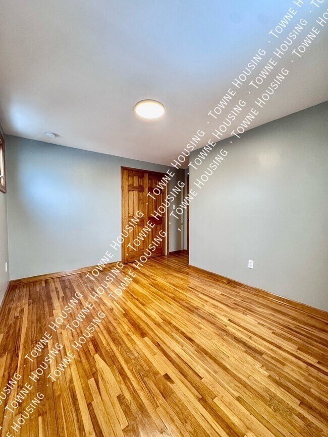 Building Photo - 757 Remington Dr