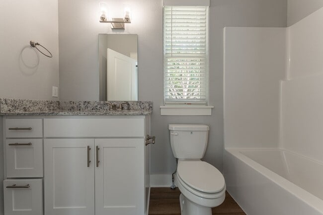 Building Photo - New 3 BR/3.5 BA home in Willow Bend