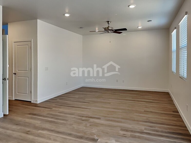 Building Photo - 6537 E Paseo Baranda