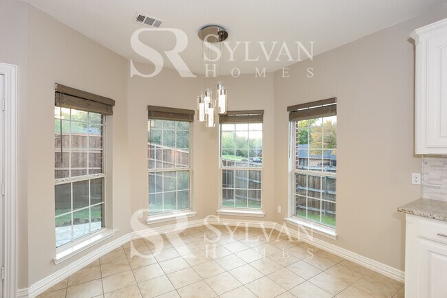 Building Photo - Lease today! No extra charge for contentment and relaxation!