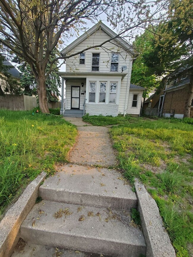 Primary Photo - 1806-1808 63rd St. (Duplex)