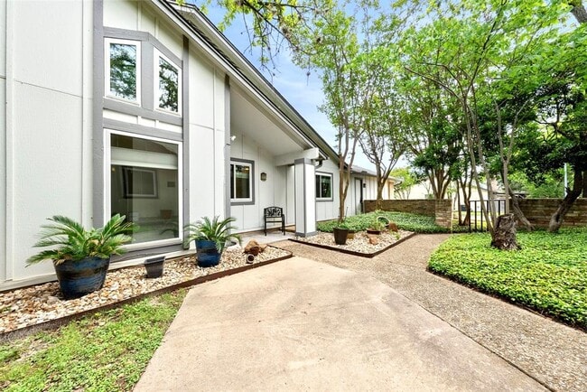 Building Photo - 1702 Coturnix Dr