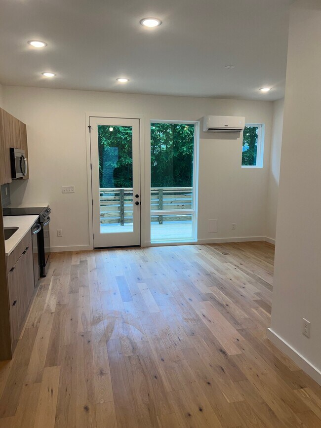 Kitchen - 314 W Blount Ave