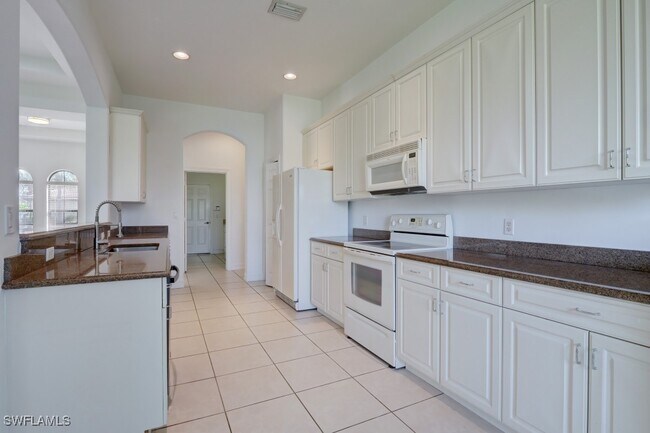 Building Photo - 10250 Templeton Ln