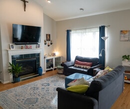 Building Photo - W170N5540 Ridgewood Dr