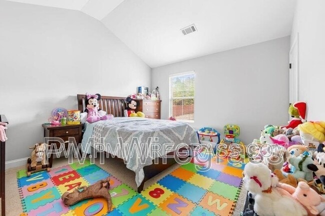 Building Photo - 87 Freedom Heights