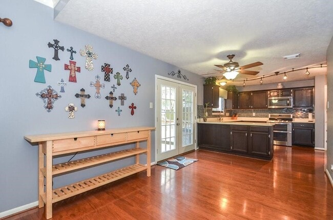 Building Photo - 20402 Avery Point Dr