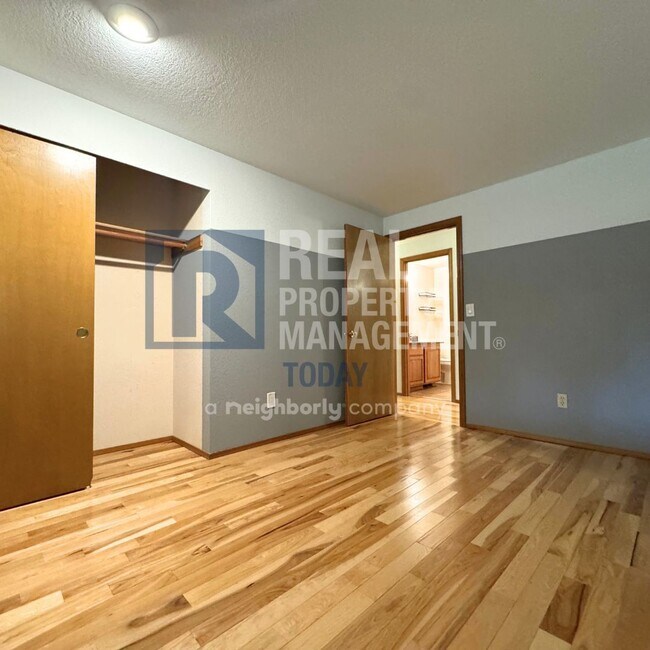 Building Photo - Remodeled Rambler In Gem Heights neighborh...