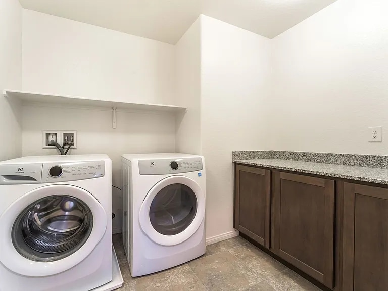 Building Photo - 5904 Galway Bay St