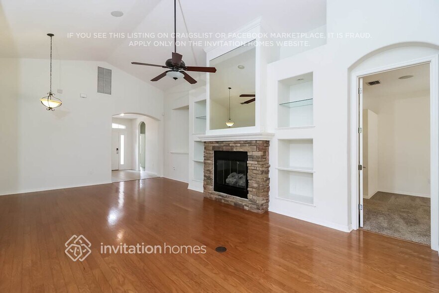 Building Photo - 15315 Blue Fish Cir