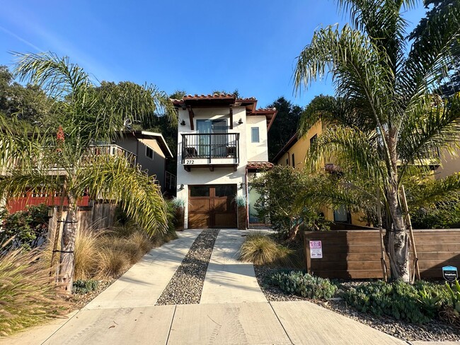 Building Photo - 2/2.5 house in Avila Beach